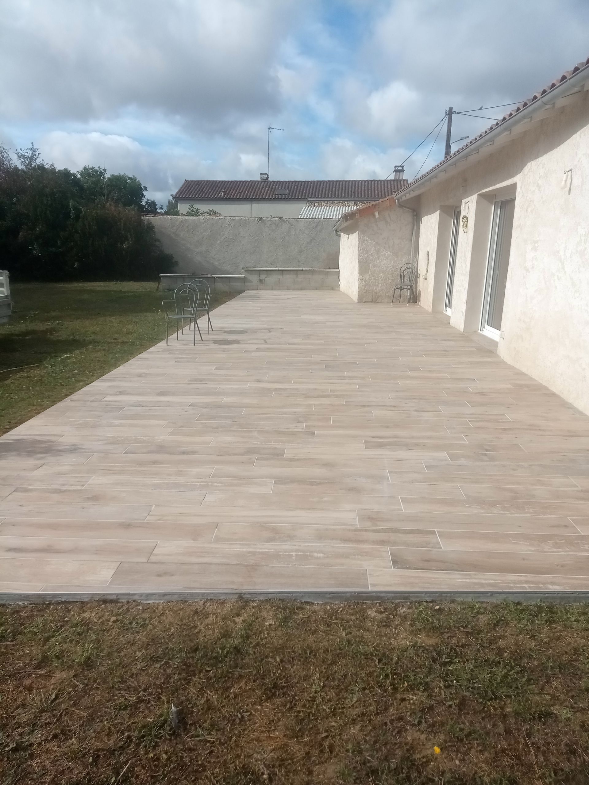 Terrasse carrelée par Fabien Moreau à Poitiers